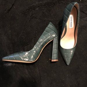 Green croc Steve Madden Heels